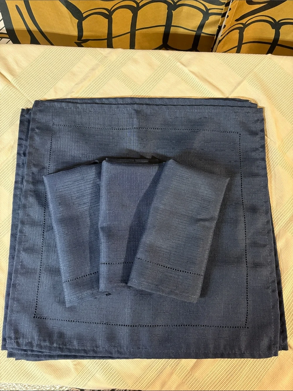 Classic Navy Linen Dinner Napkins - Set of 8